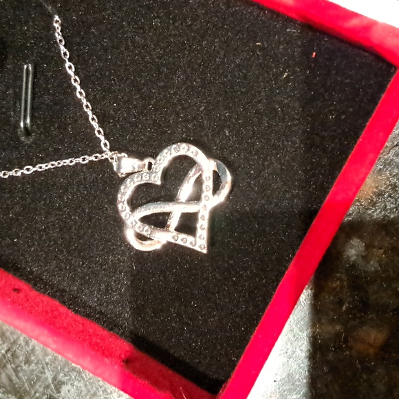 Neckace NIB - Picture 2 of 3